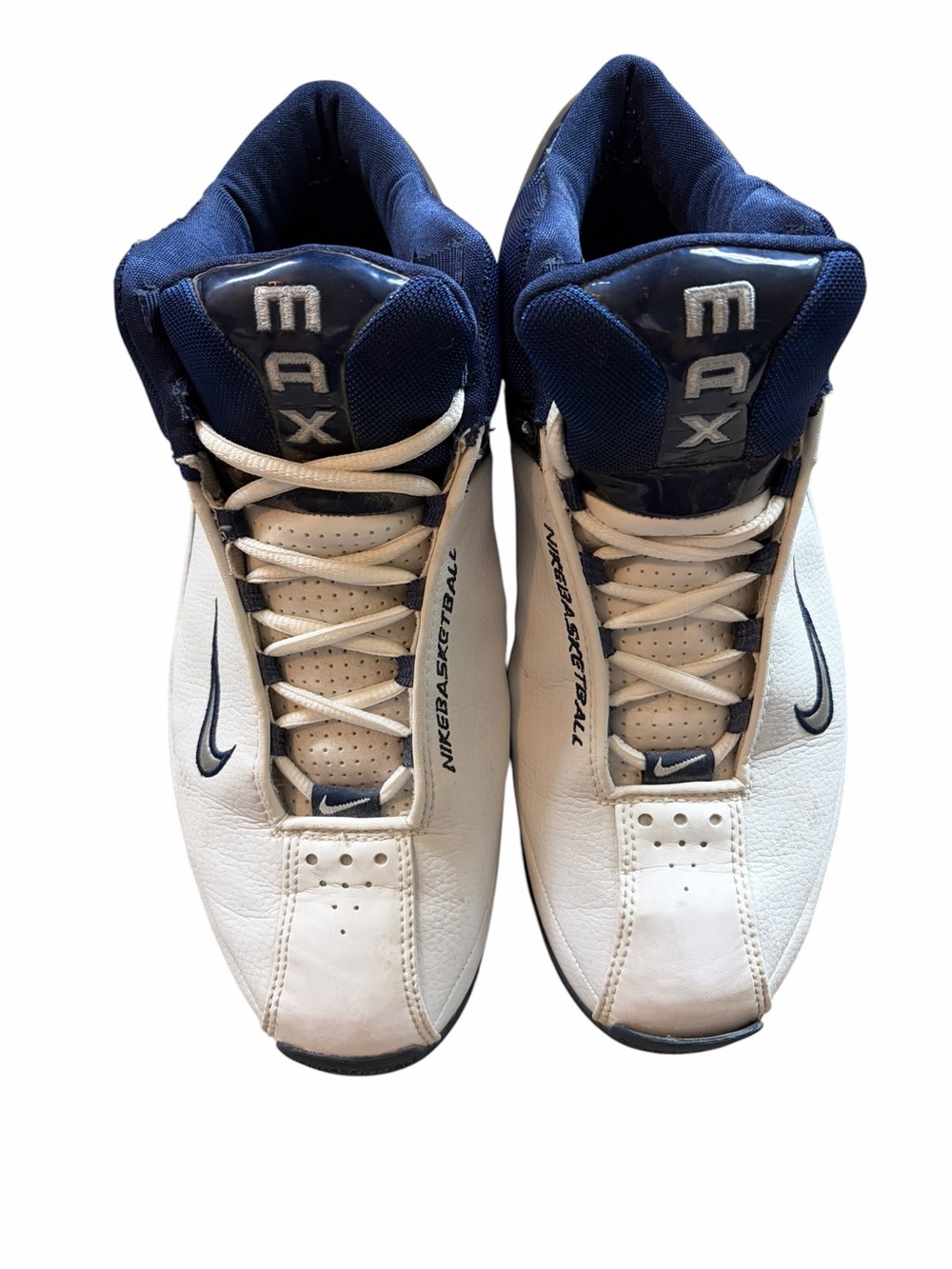 Nike Men’s White and Navy Basketball Sneakers - MAX Branding